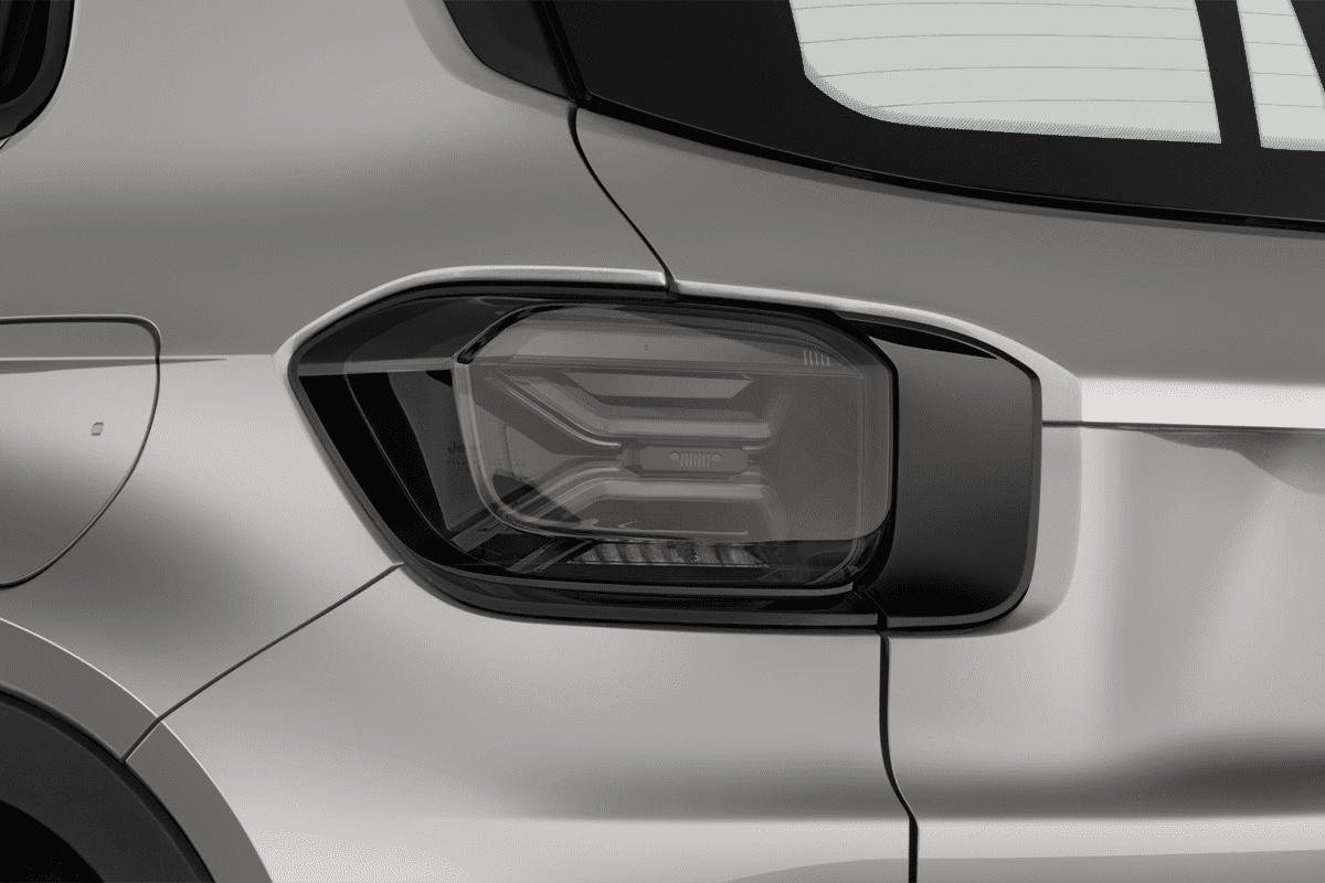 Heckleuchten eines Jeep Avenger Elektro