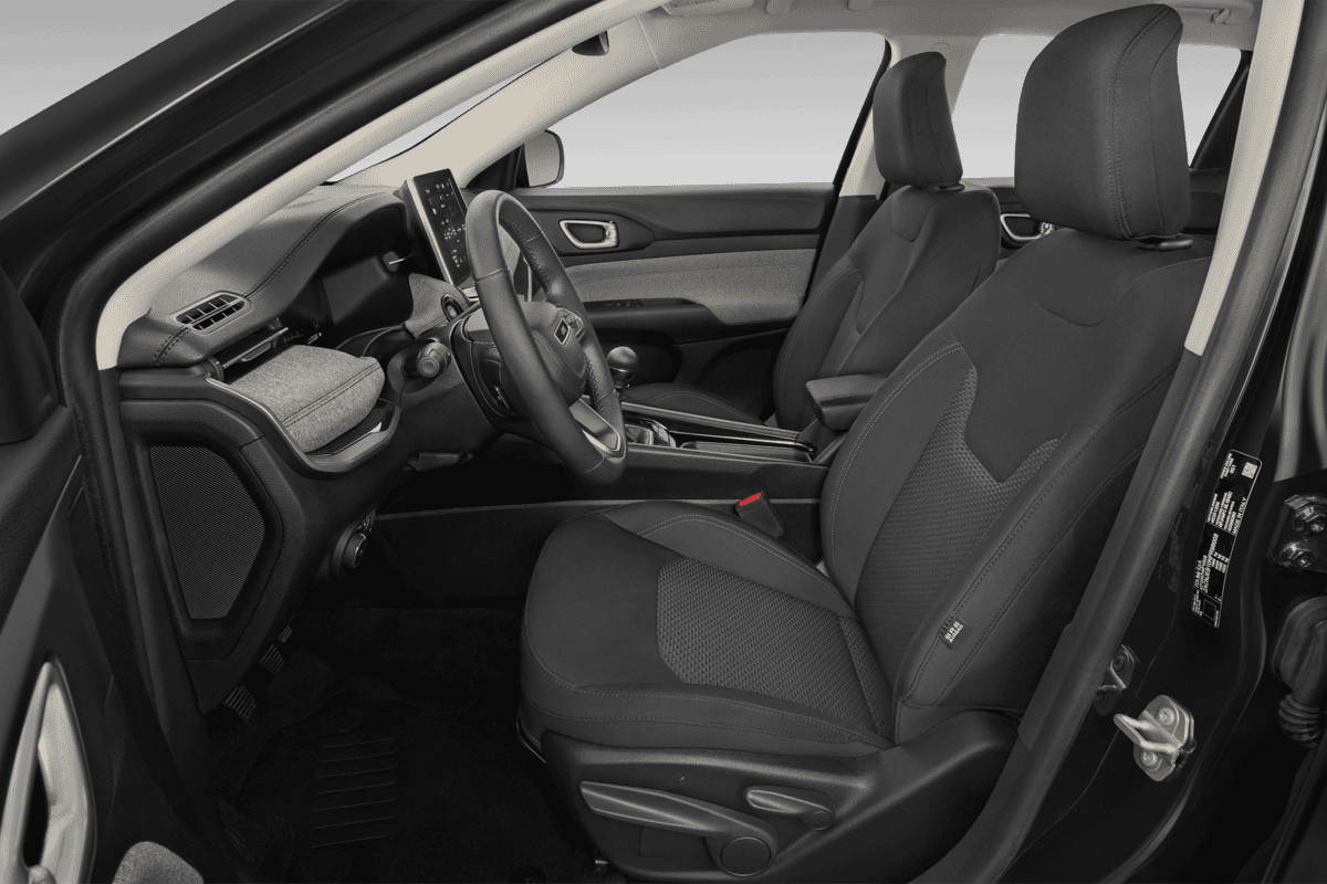 Vordersitze eines Jeep Compass