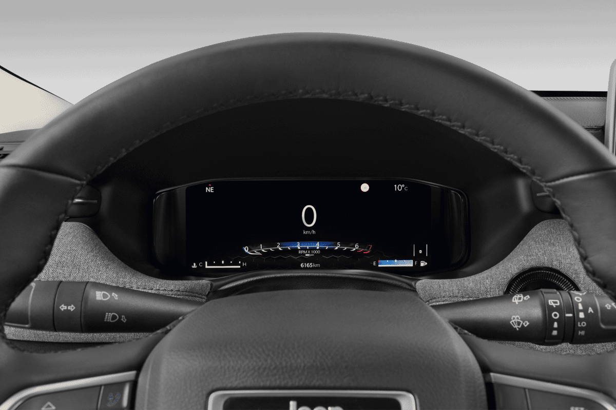 Kombiinstrument eines Jeep Compass