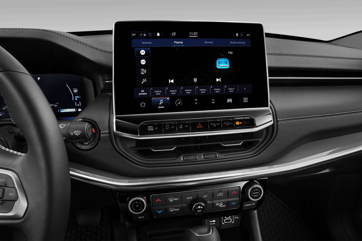 Audiosystem eines Jeep Compass E-Hybrid (neues Modell)