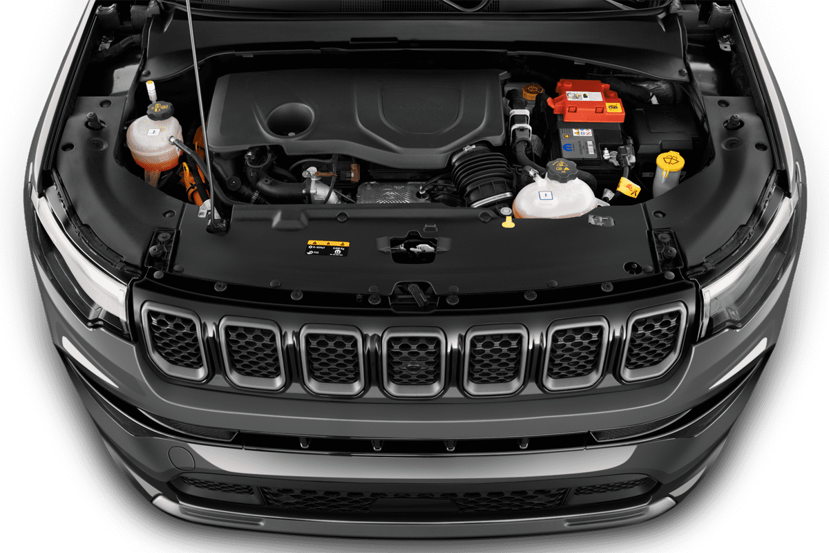 Motorraum eines Jeep Compass E-Hybrid (neues Modell)