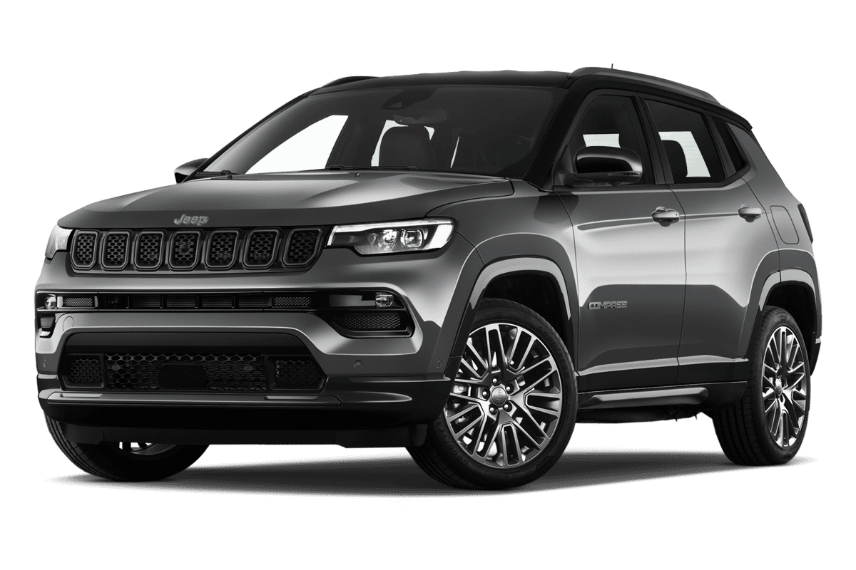 Tiefe, schräge Heckansicht eines Jeep Compass E-Hybrid (neues Modell), freigestellt