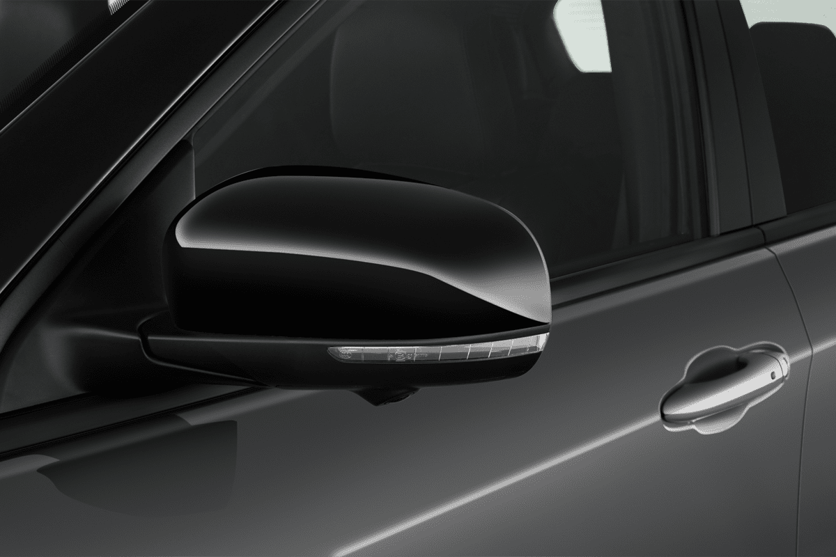 Rückspiegel eines Jeep Compass E-Hybrid (neues Modell)