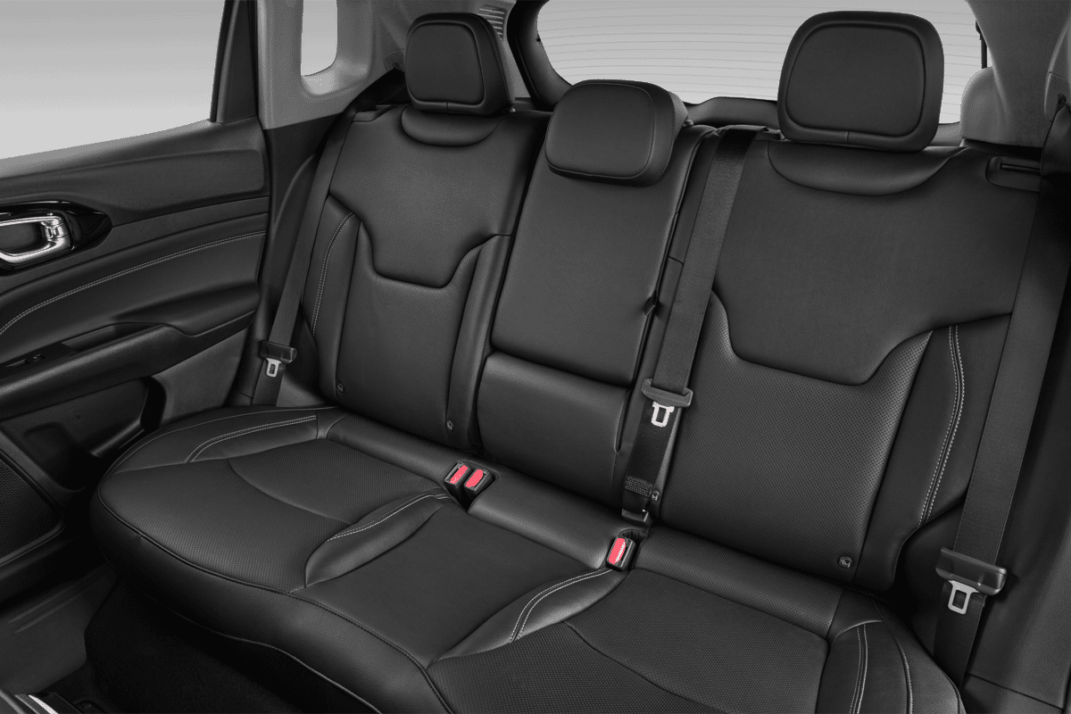 Rücksitzbank eines Jeep Compass E-Hybrid (neues Modell)