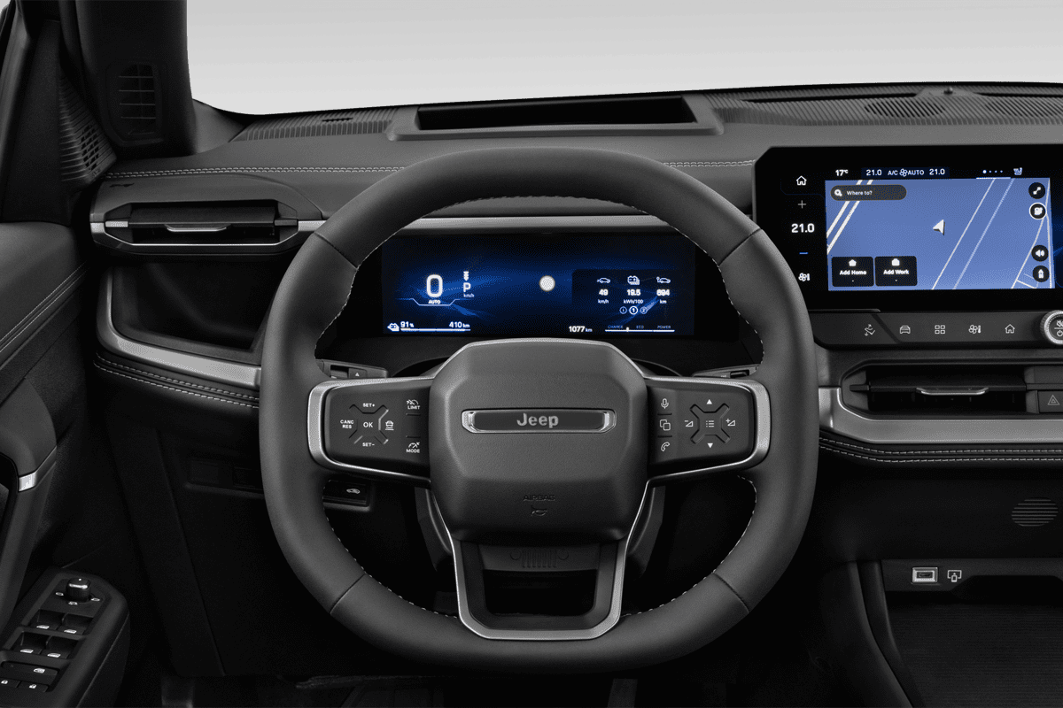 Lenkrad eines Jeep Compass E-Hybrid