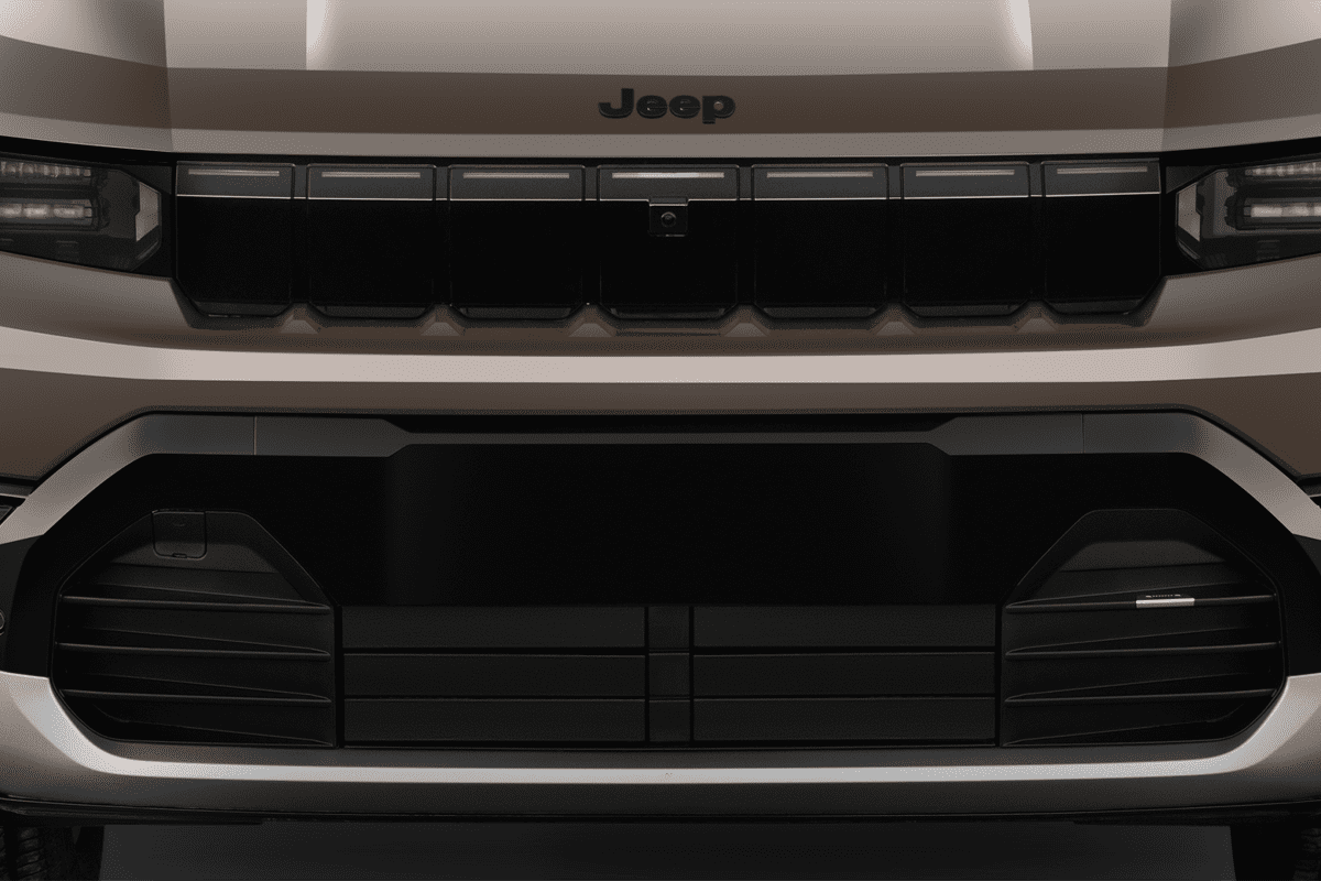 Kühlergrill eines Jeep Compass Elektro