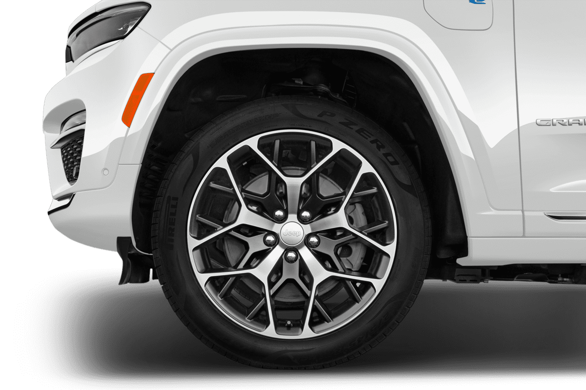 Radkappe oder Felge eines Jeep Grand Cherokee