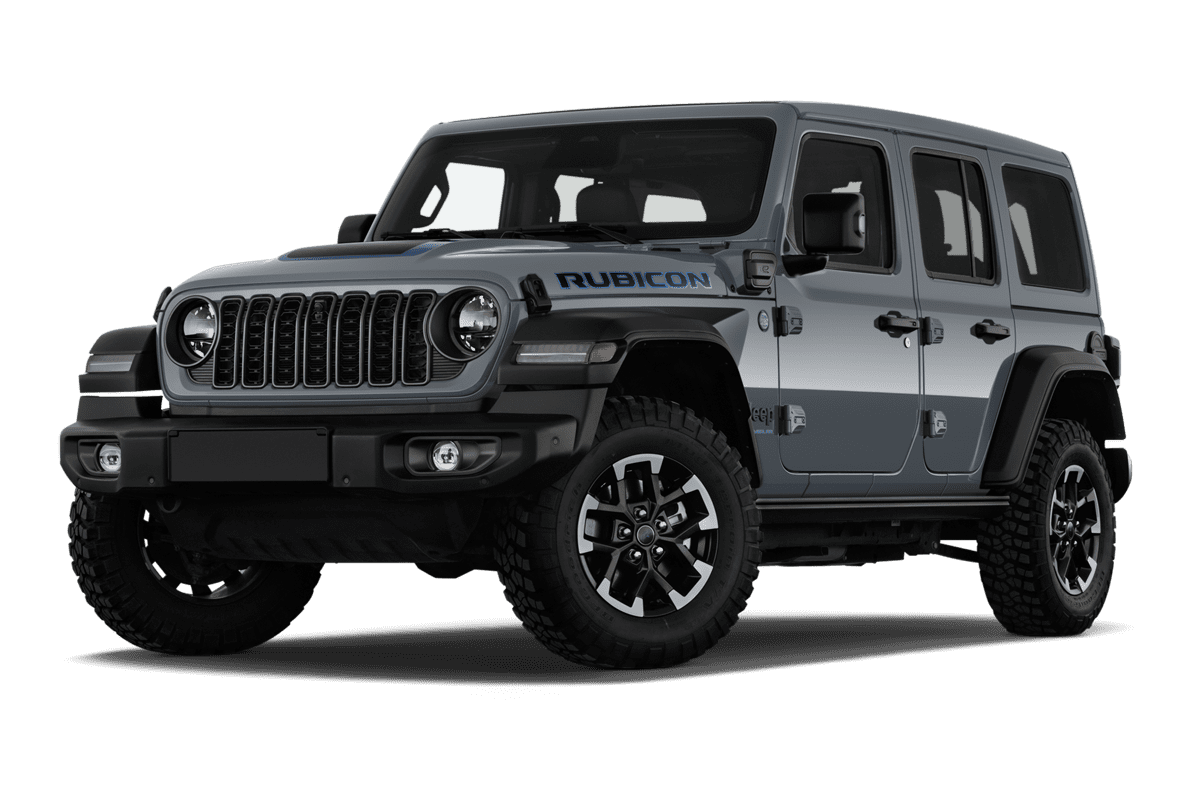 Tiefe, schräge Heckansicht eines Jeep Wrangler, freigestellt