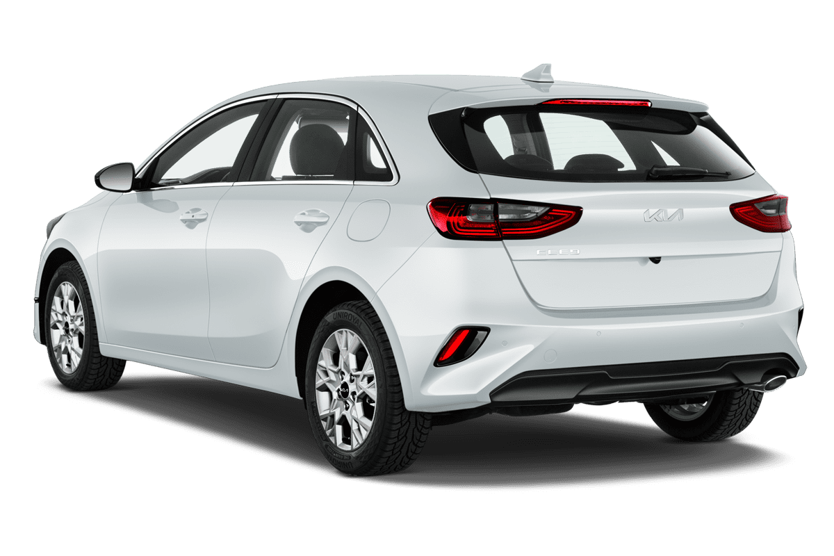 Schräge Heckansicht eines KIA ceed, freigestellt