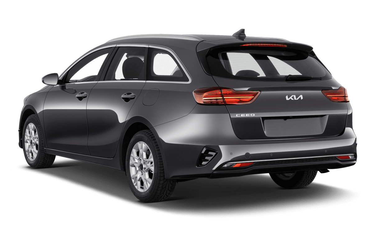 Schräge Heckansicht eines KIA ceed Sportswagon, freigestellt