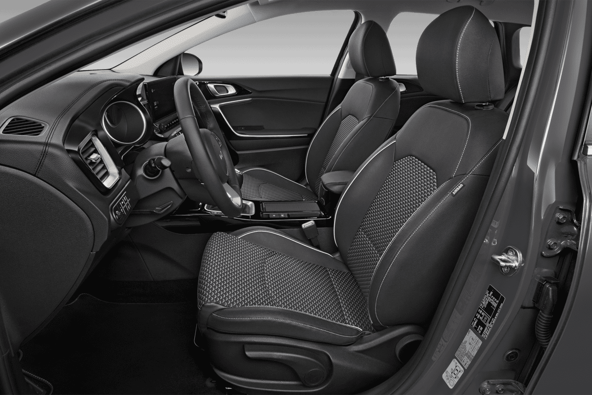 Vordersitze eines KIA ceed Sportswagon