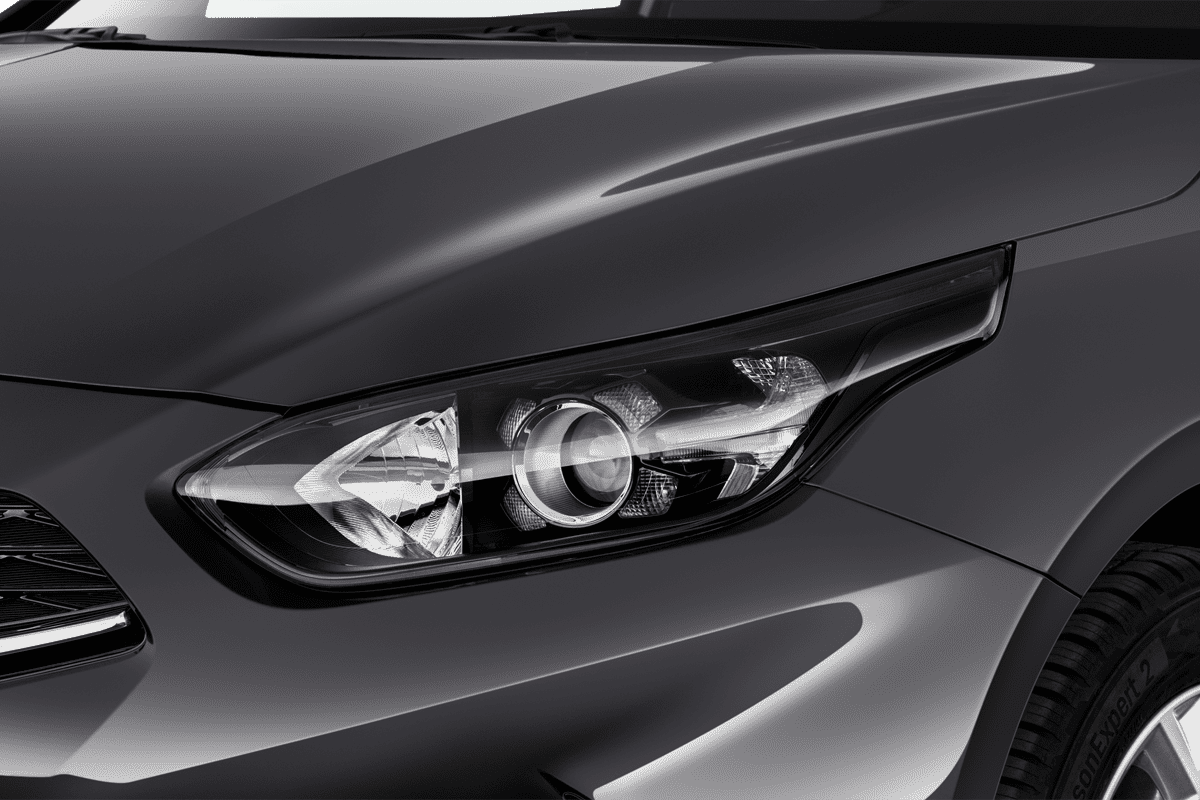 Frontscheinwerfer eines KIA ceed Sportswagon