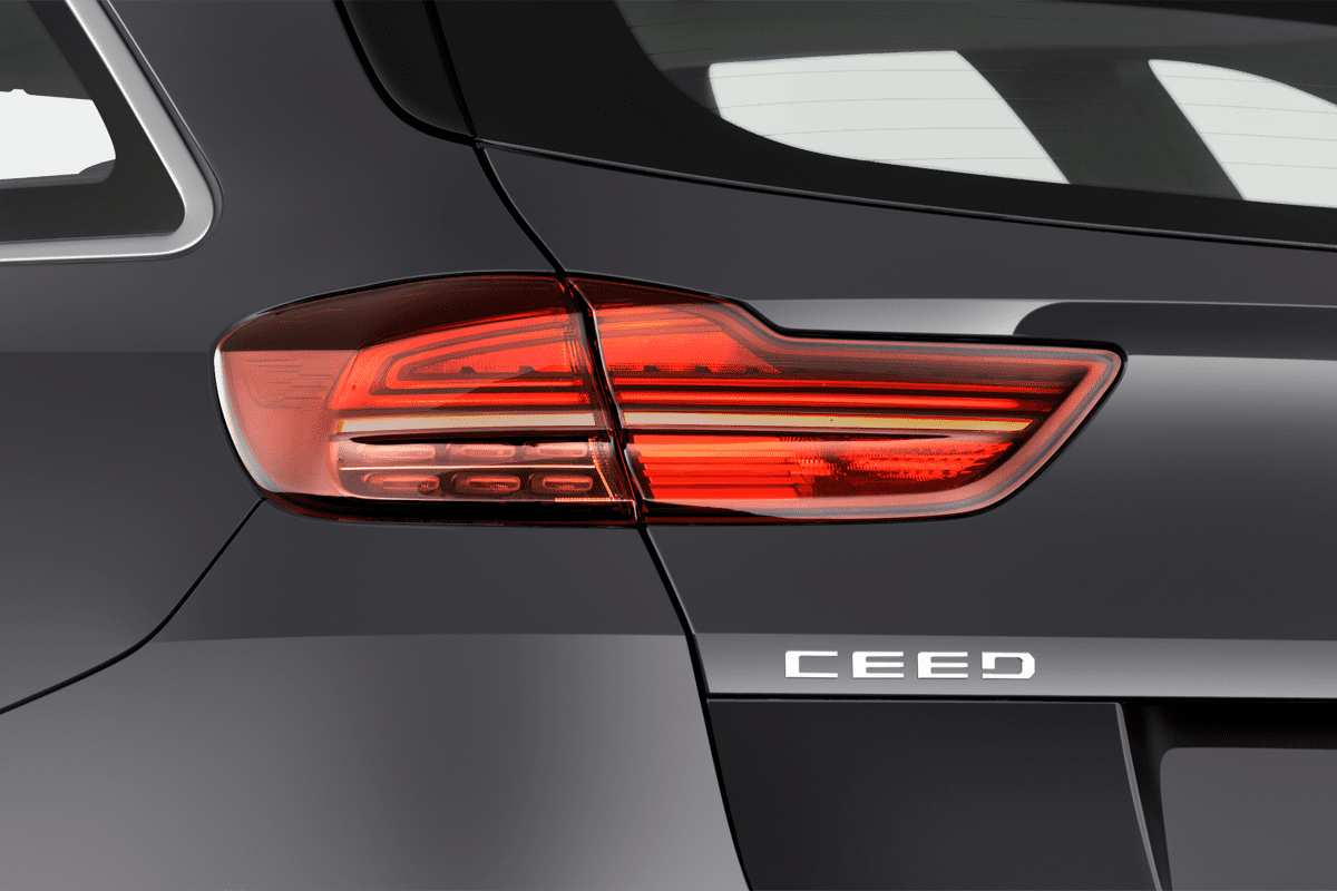 Heckleuchten eines KIA ceed Sportswagon