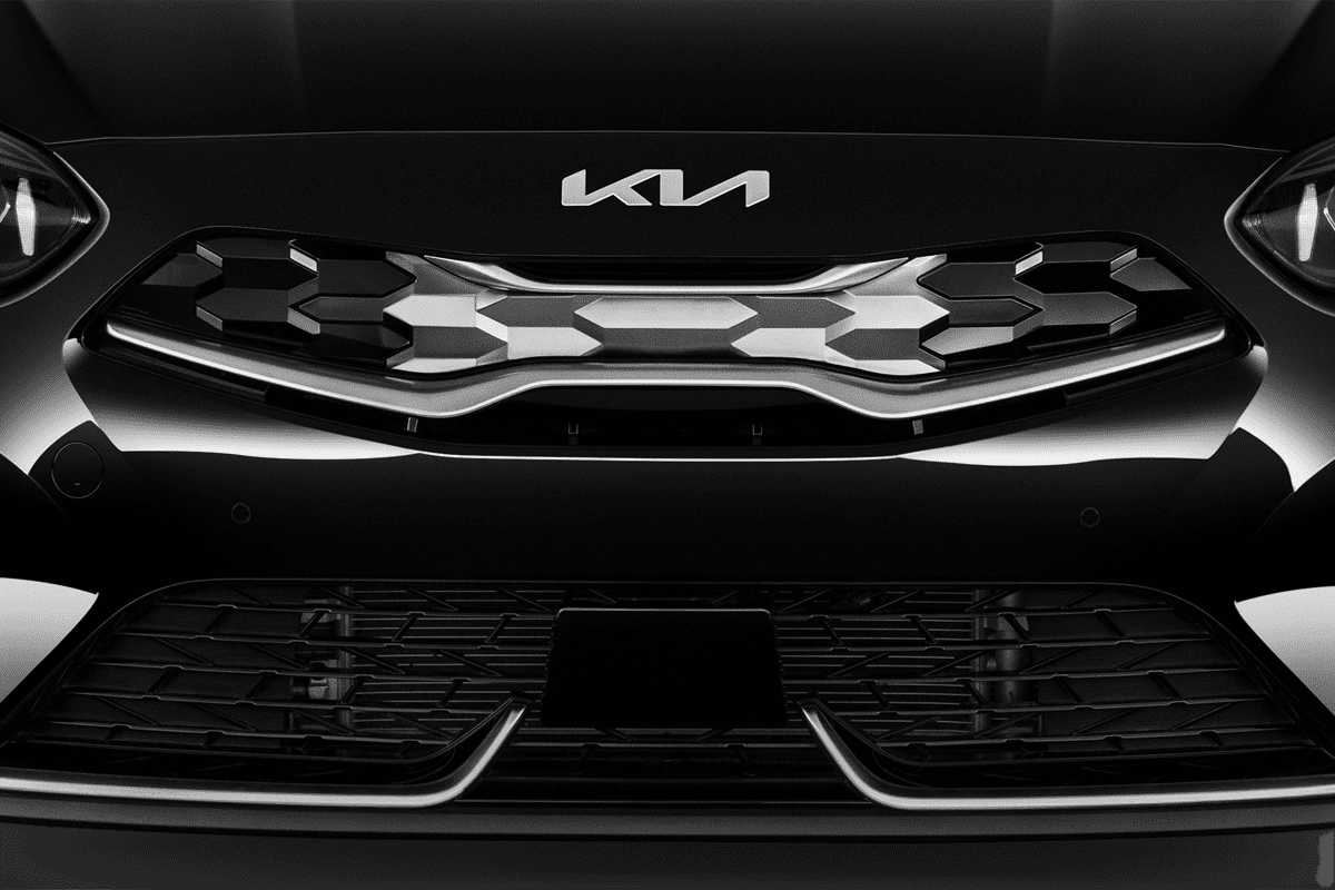 Kühlergrill eines KIA ceed Sportswagon Plug-in-Hybrid