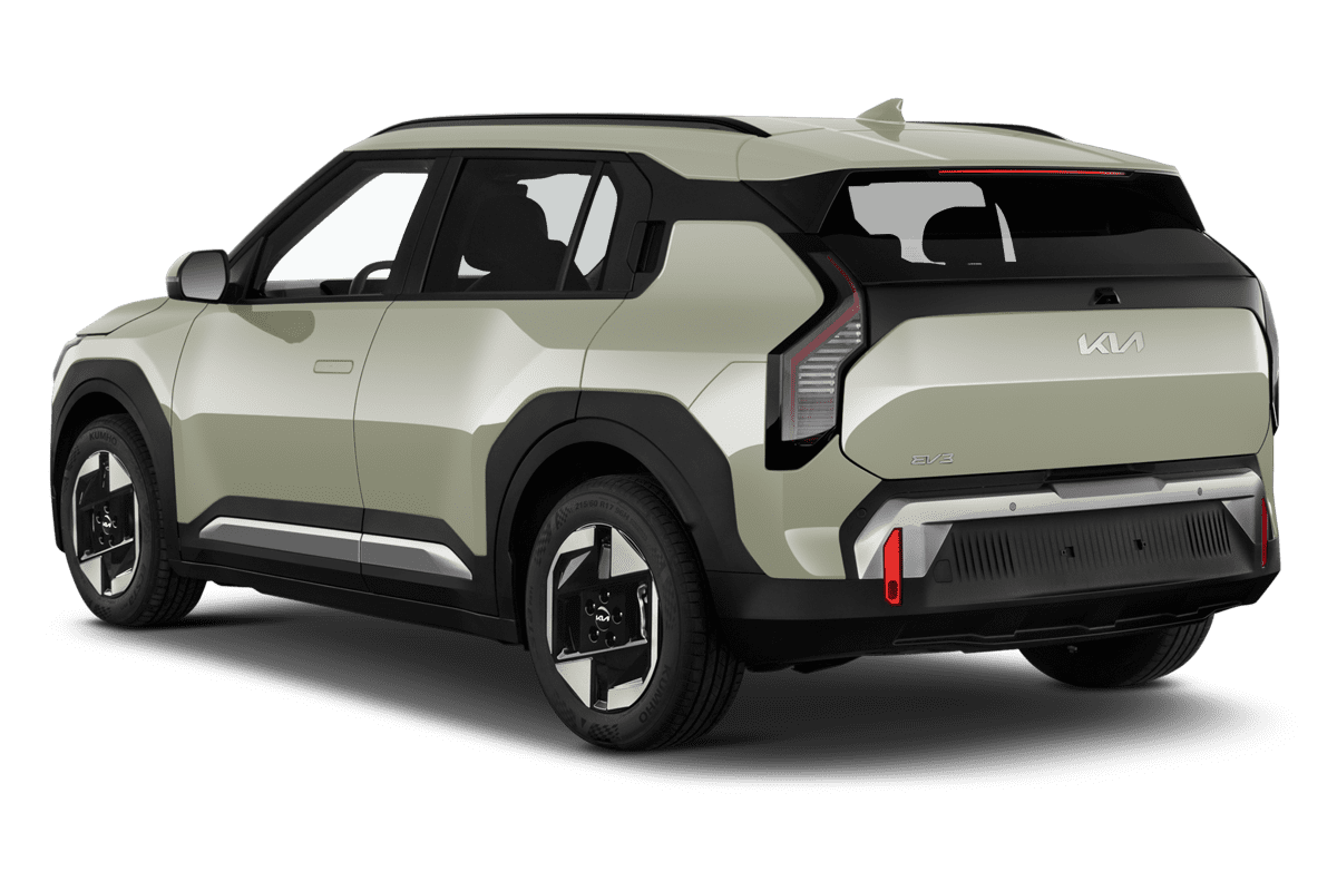 Schräge Heckansicht eines KIA EV3 , freigestellt