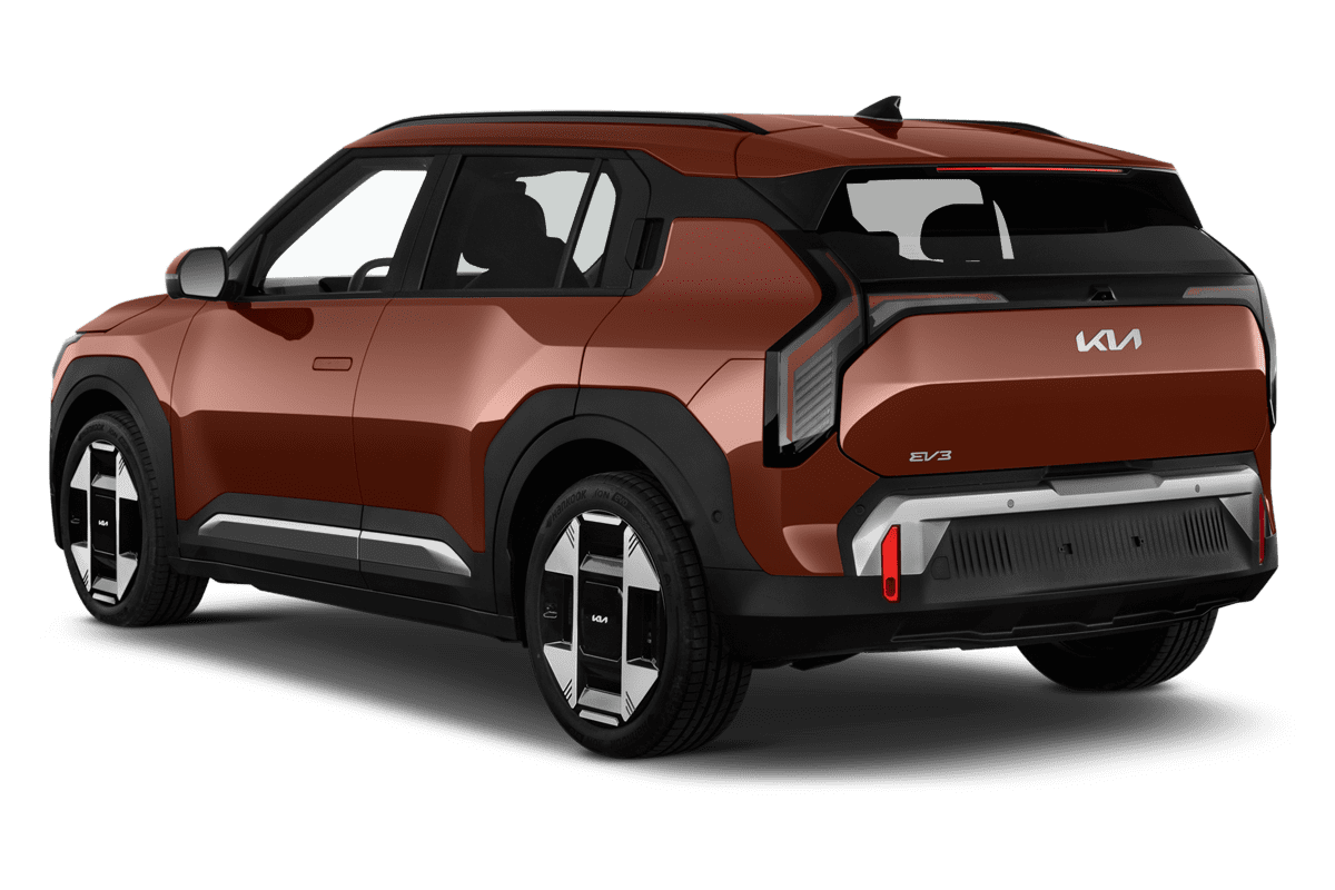 Schräge Heckansicht eines KIA EV3 , freigestellt