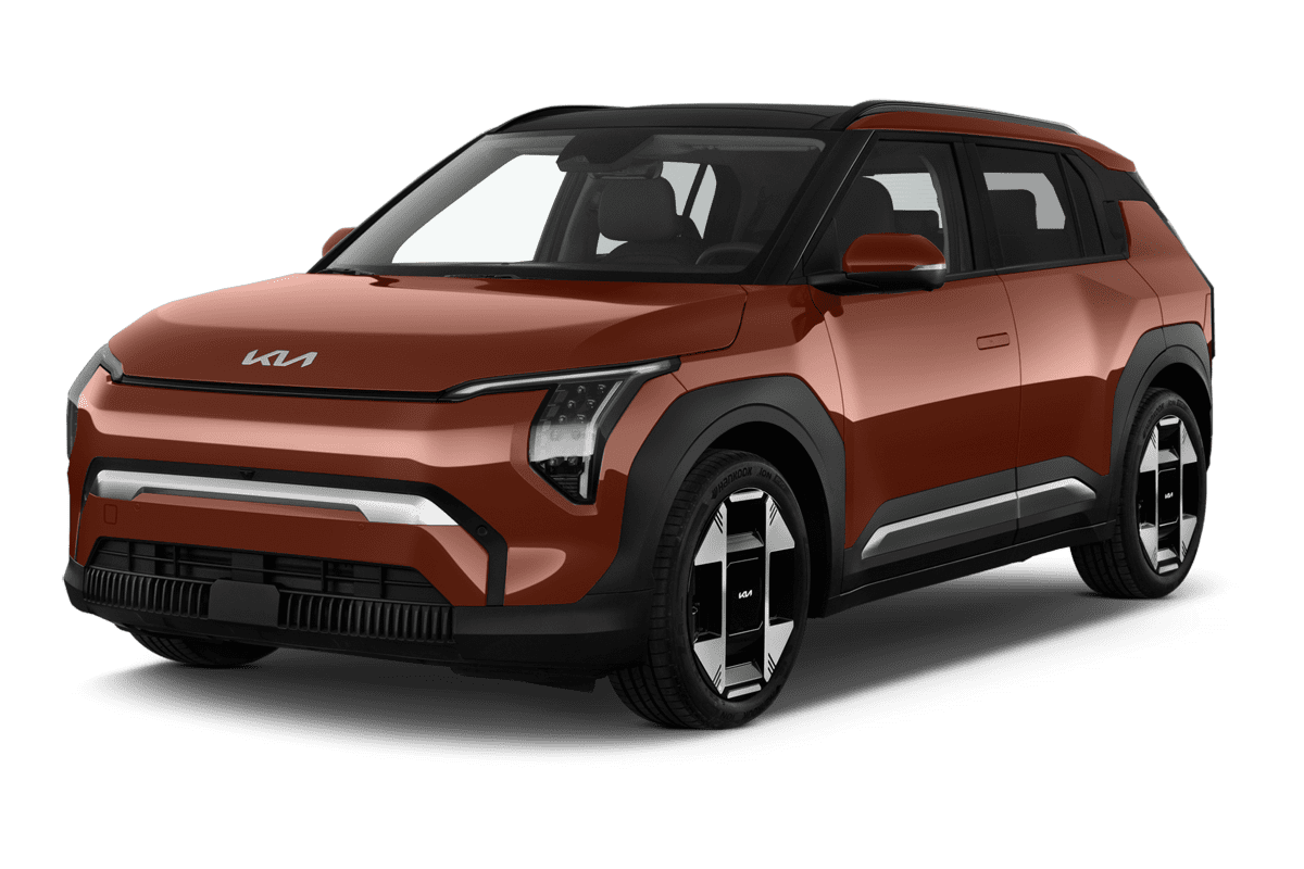 Schräge Frontansicht eines KIA EV3 , freigestellt