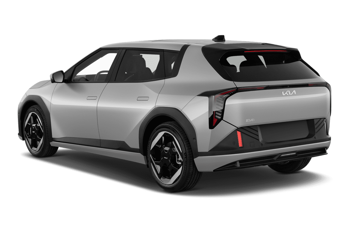 Schräge Heckansicht eines KIA EV4, freigestellt