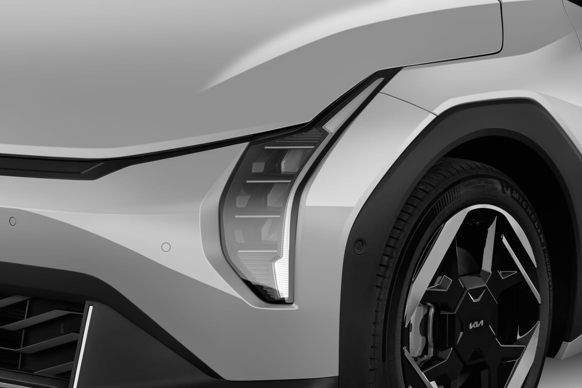 Frontscheinwerfer eines KIA EV4