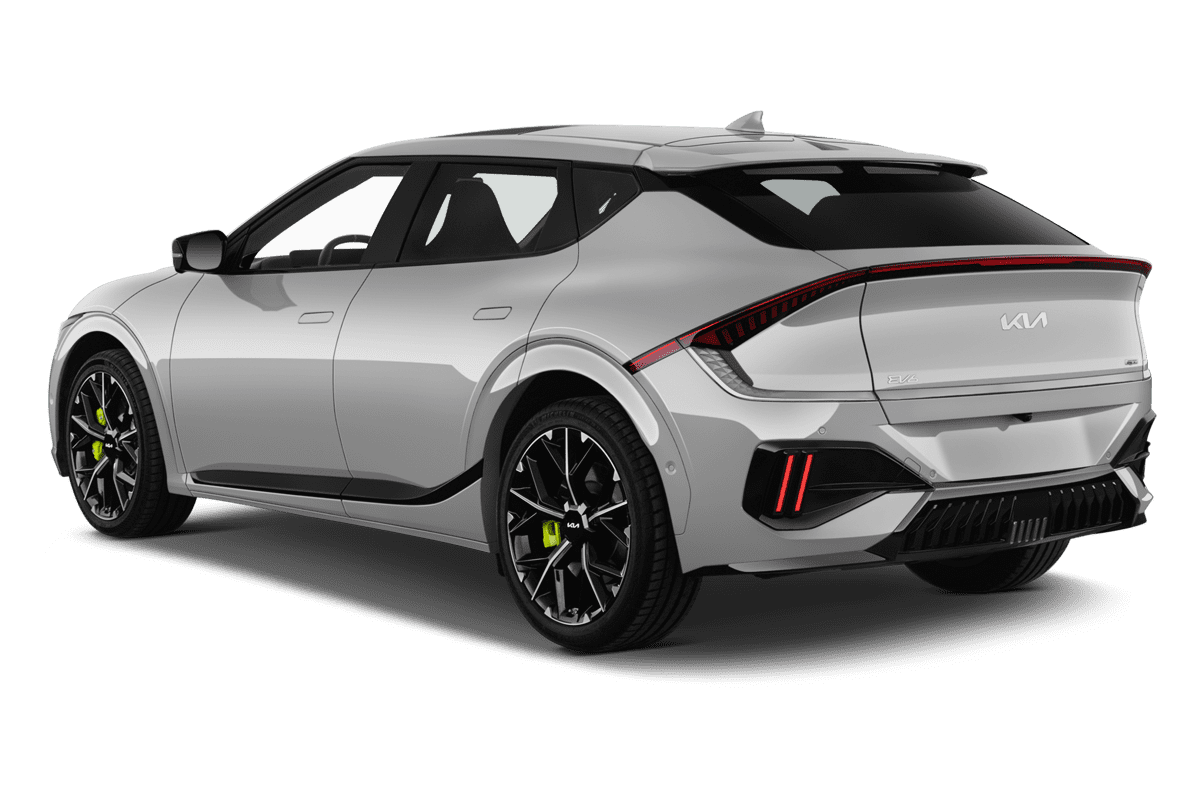 Schräge Heckansicht eines KIA EV6 , freigestellt