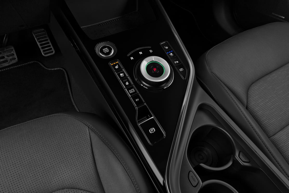Schaltknüppel eines KIA Niro Plug-in-Hybrid