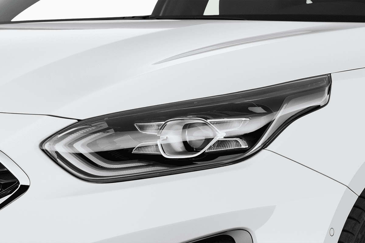 Frontscheinwerfer eines KIA ProCeed