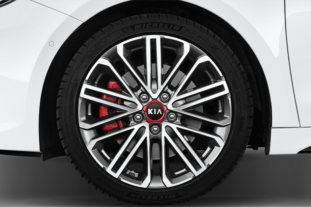 Radkappe oder Felge eines KIA ProCeed