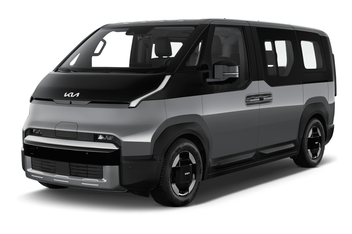 Schräge Frontansicht eines KIA PV 5 Passenger , freigestellt