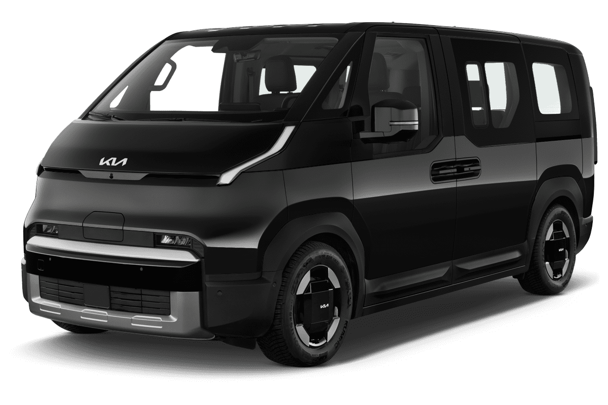 Schräge Frontansicht eines Kia PV5 Passenger, freigestellt