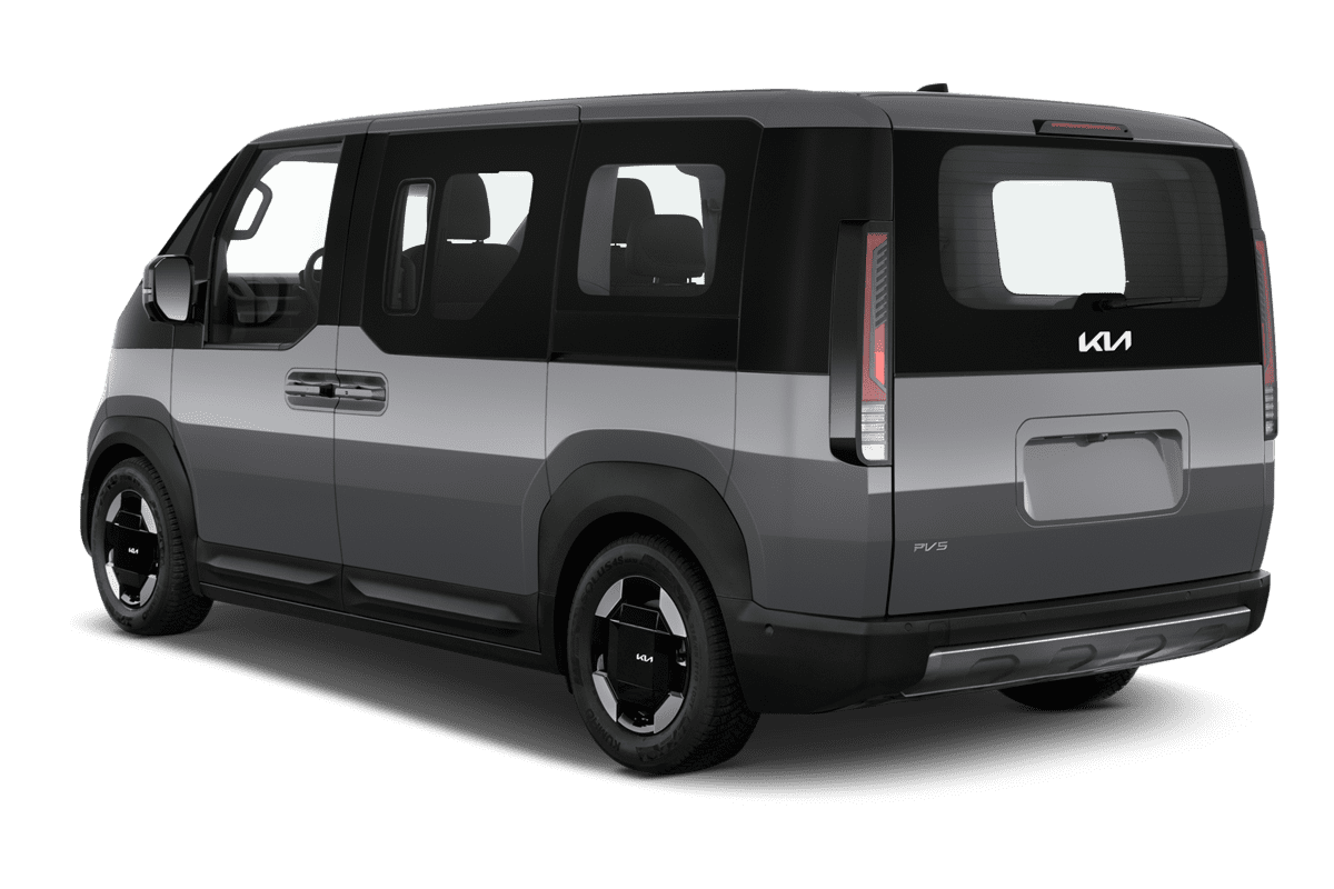 Schräge Heckansicht eines KIA PV 5 Passenger , freigestellt