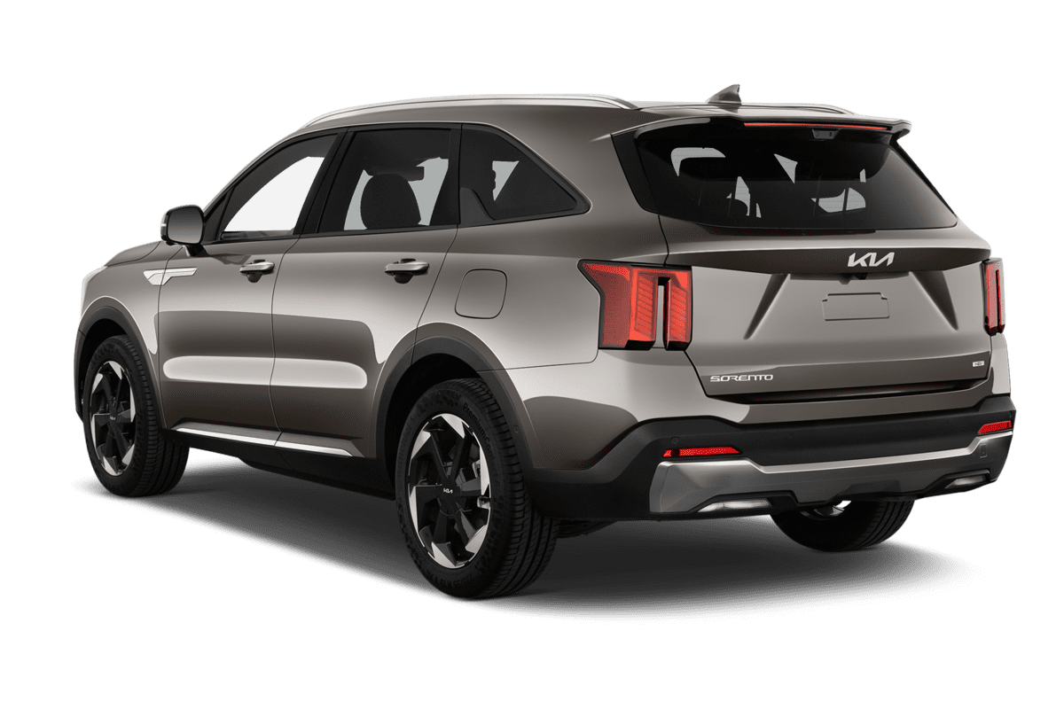Schräge Heckansicht eines KIA Sorento Plug-in-Hybrid , freigestellt