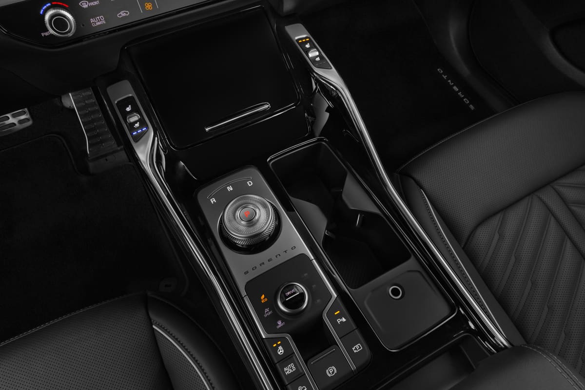 Schaltknüppel eines KIA Sorento Plug-in-Hybrid 