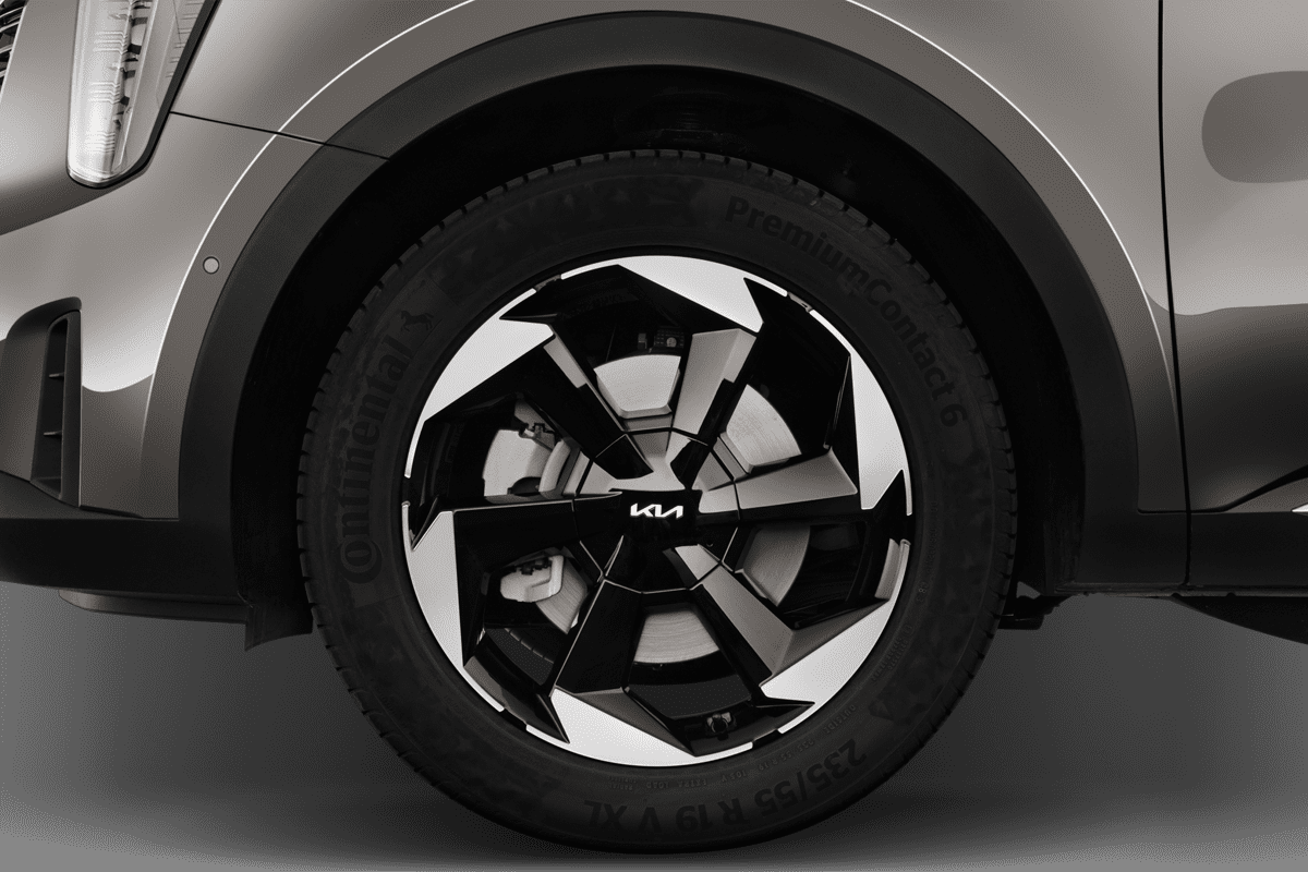 Radkappe oder Felge eines KIA Sorento Plug-in-Hybrid 