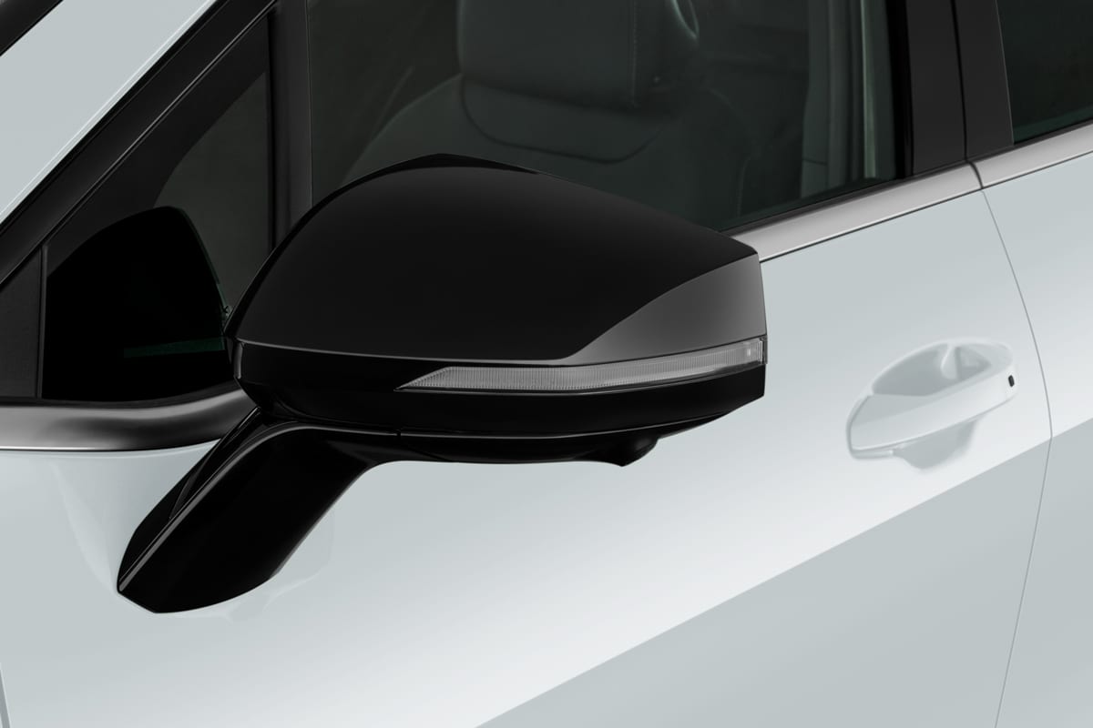 Rückspiegel eines KIA Sportage Plug-in-Hybrid