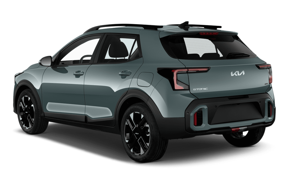 Schräge Heckansicht eines KIA Stonic, freigestellt