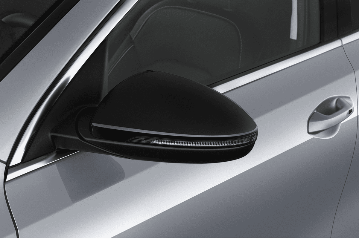 Rückspiegel eines KIA XCeed Plug-in-Hybrid