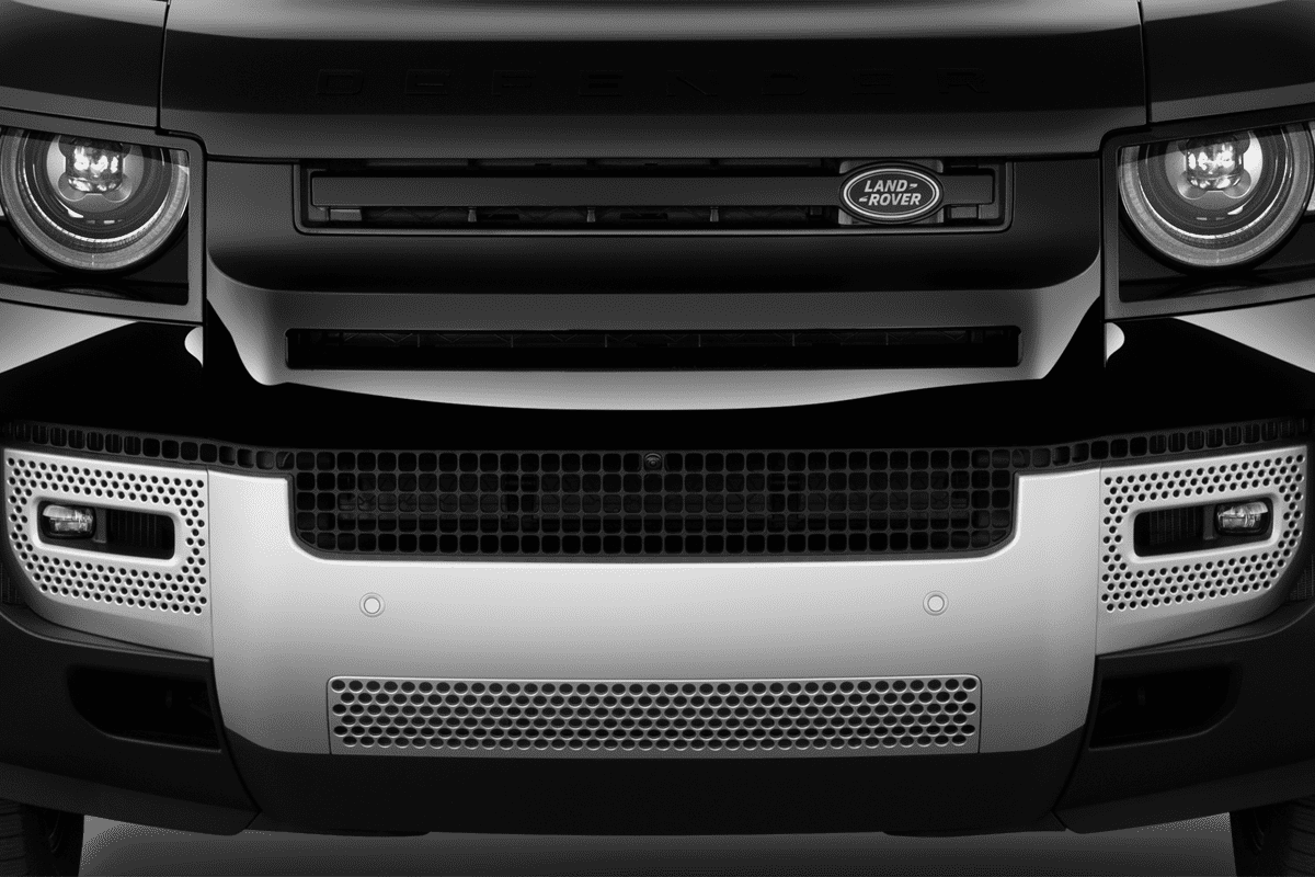Kühlergrill eines Land Rover Defender