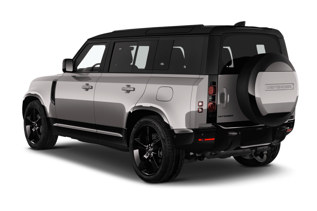 Schräge Heckansicht eines Land Rover Defender Plug-In-Hybrid, freigestellt