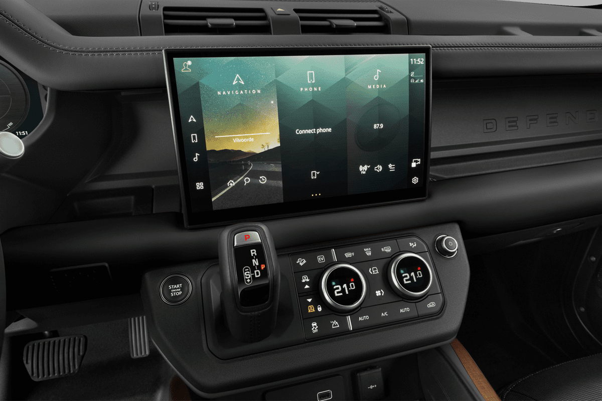 Mittelkonsole eines Land Rover Defender Plug-In-Hybrid