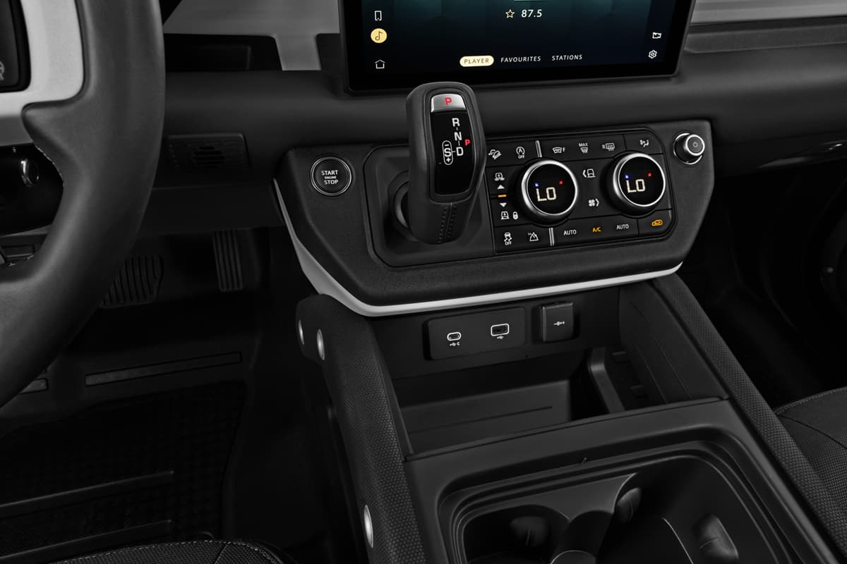 Schaltknüppel eines Land Rover Defender