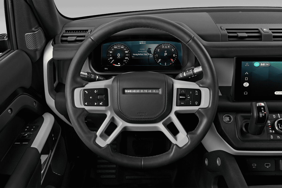 Lenkrad eines Land Rover Defender