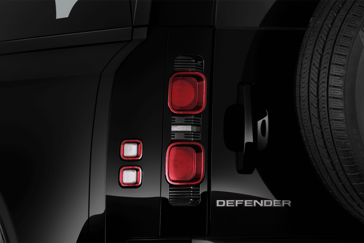 Heckleuchten eines Land Rover Defender