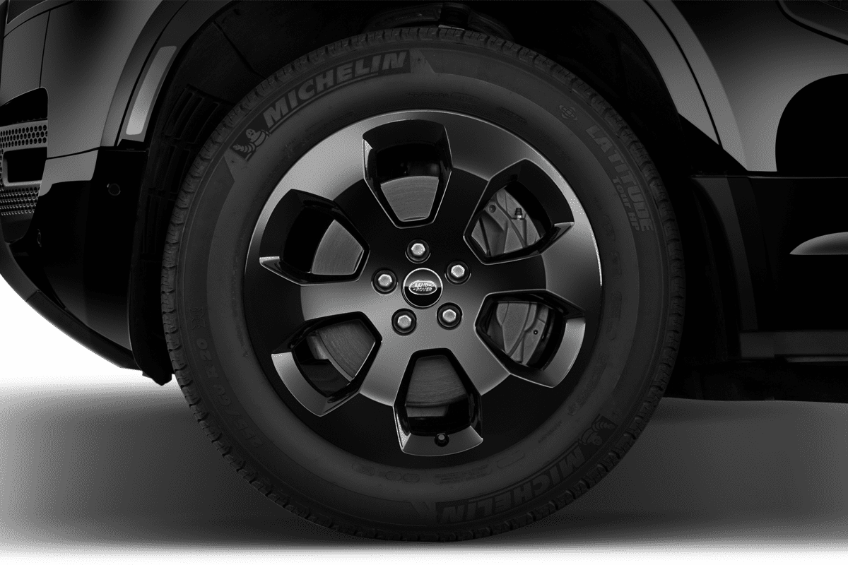 Radkappe oder Felge eines Land Rover Defender