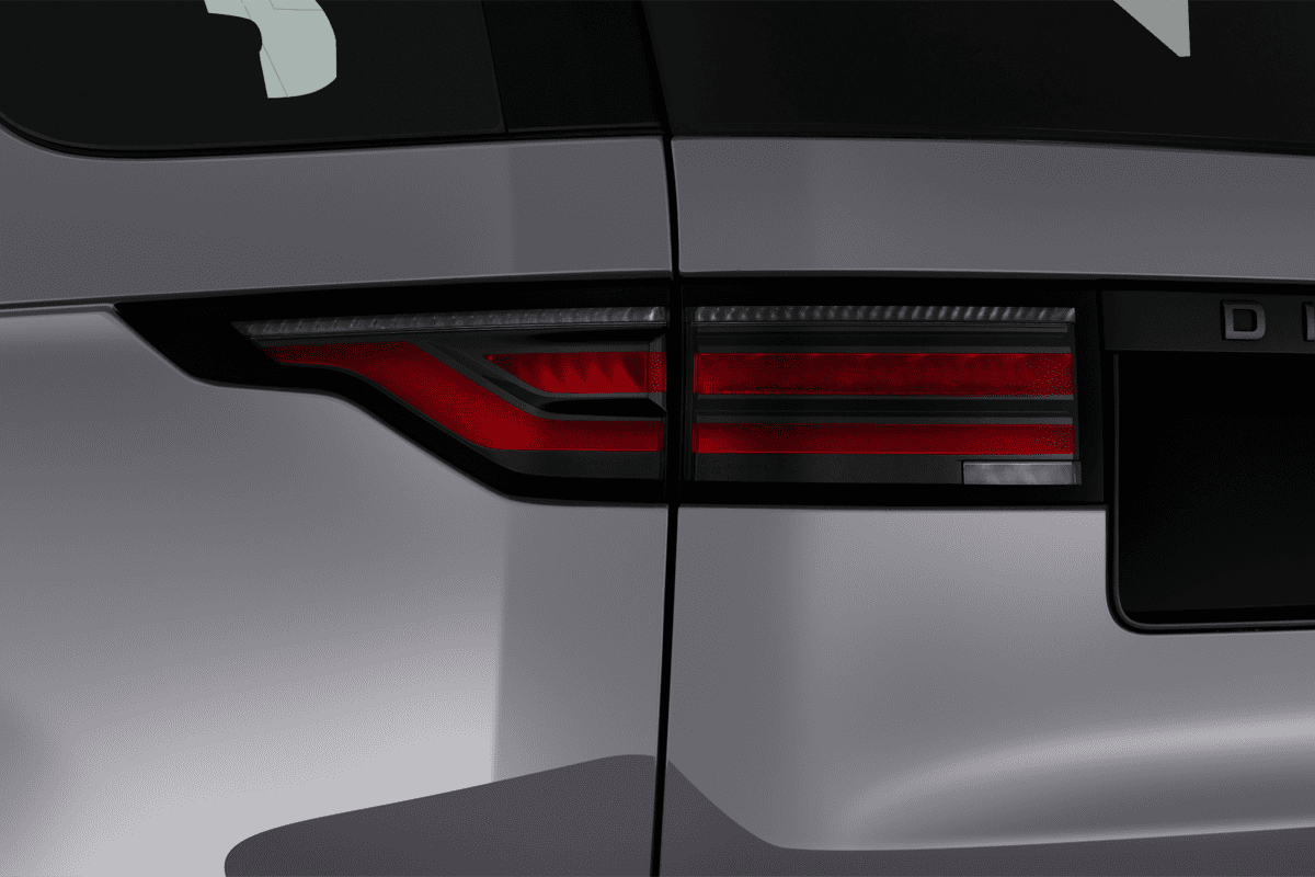 Heckleuchten eines Land Rover Discovery