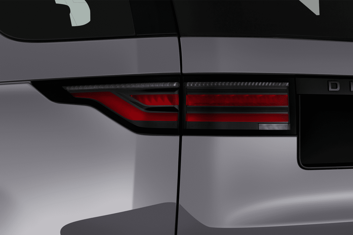 Heckleuchten eines Land Rover Discovery