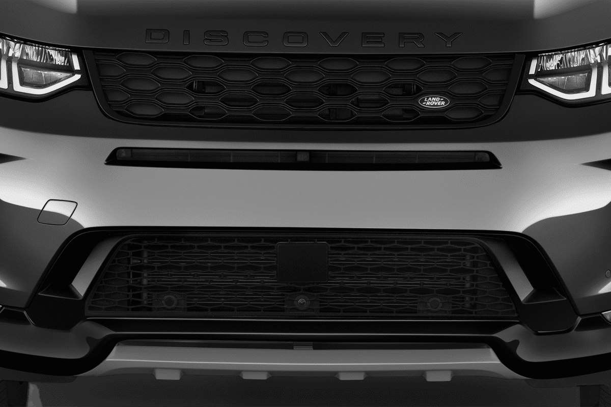 Kühlergrill eines Land Rover Discovery Sport
