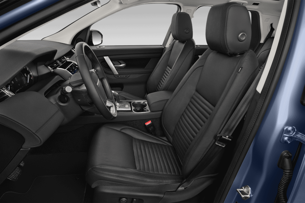 Vordersitze eines Land Rover Discovery Sport Plug-in-Hybrid