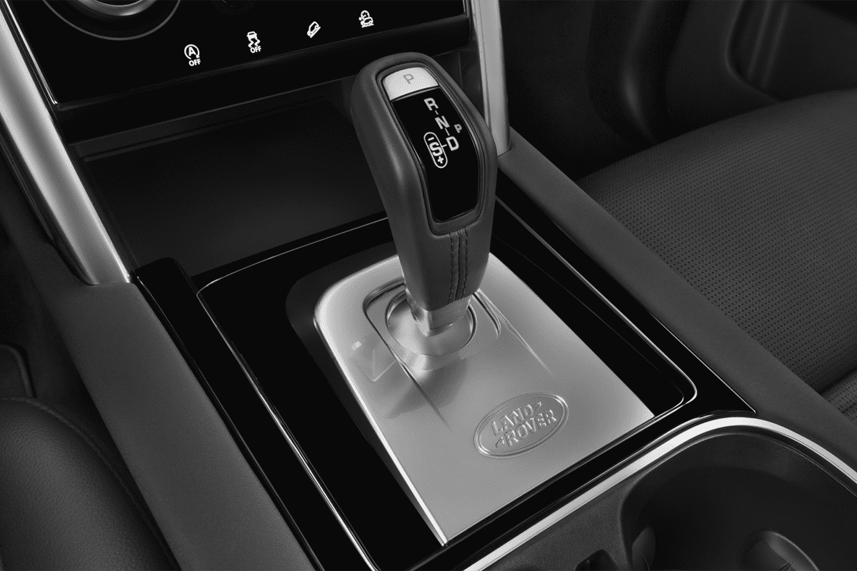 Schaltknüppel eines Land Rover Discovery Sport Plug-in-Hybrid