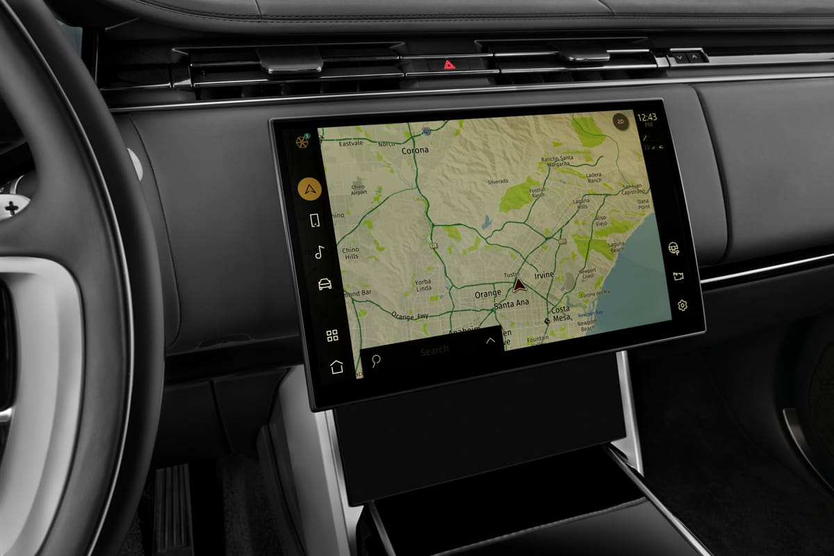 Mittelkonsole eines Land Rover Range Rover