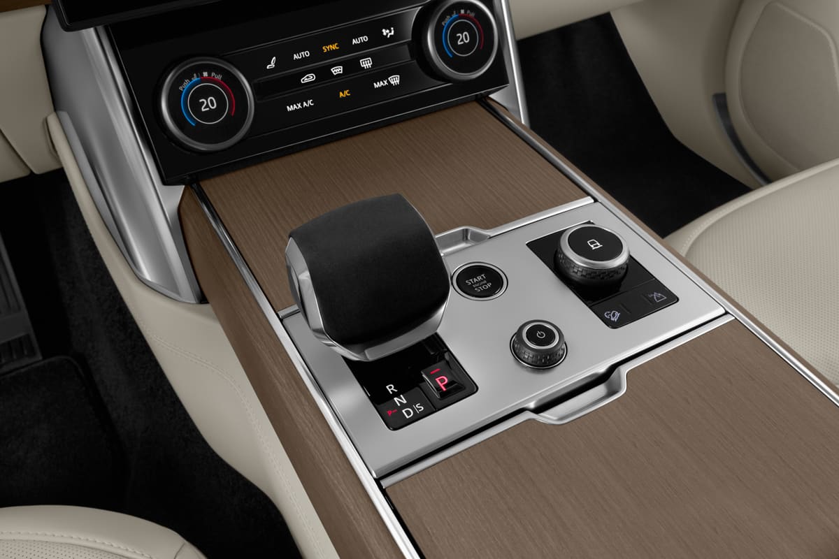 Schaltknüppel eines Land Rover Range Rover Plug-in-Hybrid 